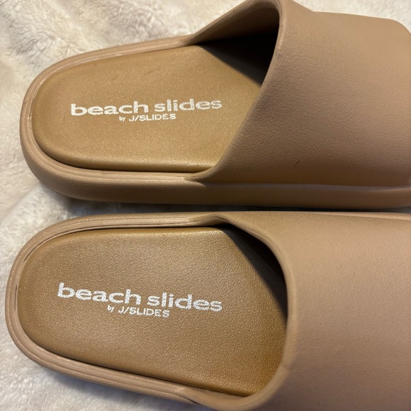 NEW Beach Slides by J Slides Sandals Size 7 Tan Beige EVA Squish Pool Slides - Picture 5 of 10